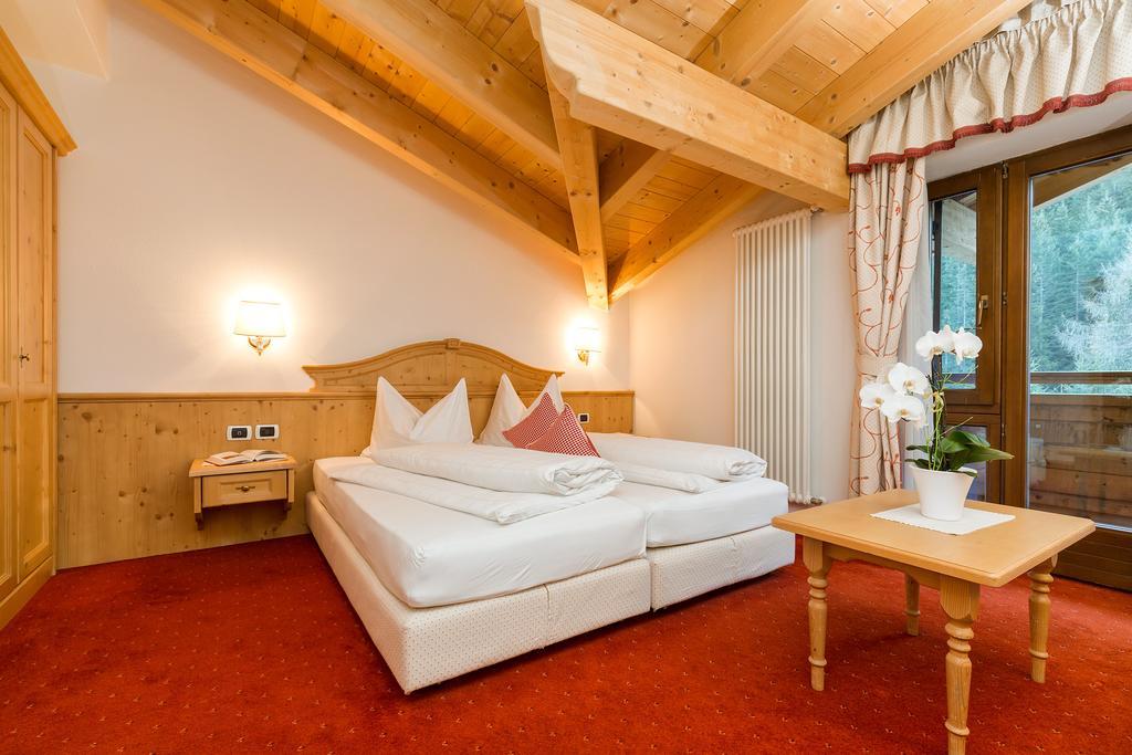Hotel Bel Sit Corvara In Badia Esterno foto