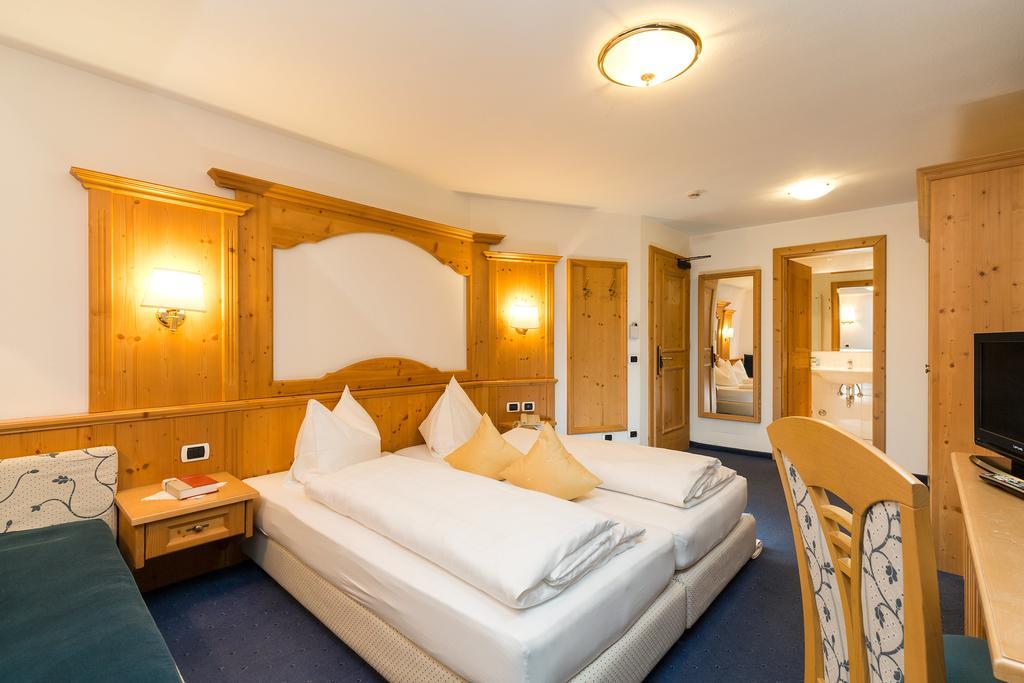 Hotel Bel Sit Corvara In Badia Esterno foto