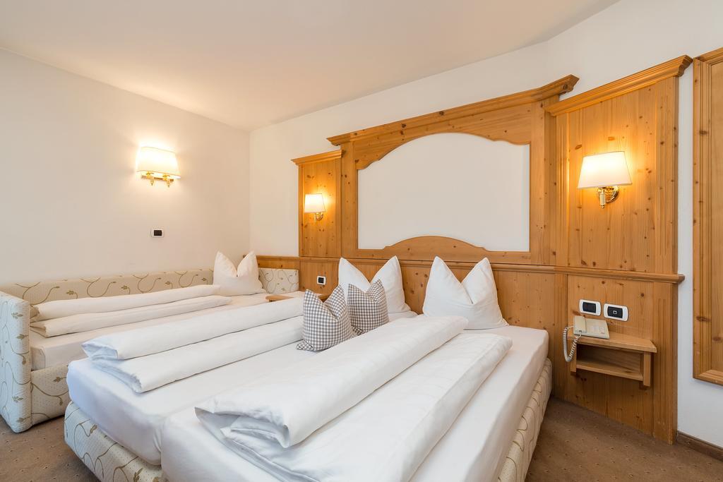 Hotel Bel Sit Corvara In Badia Esterno foto