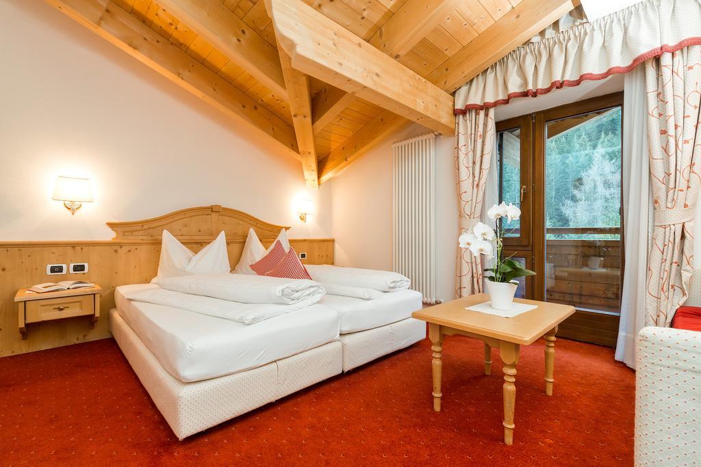 Hotel Bel Sit Corvara In Badia Esterno foto