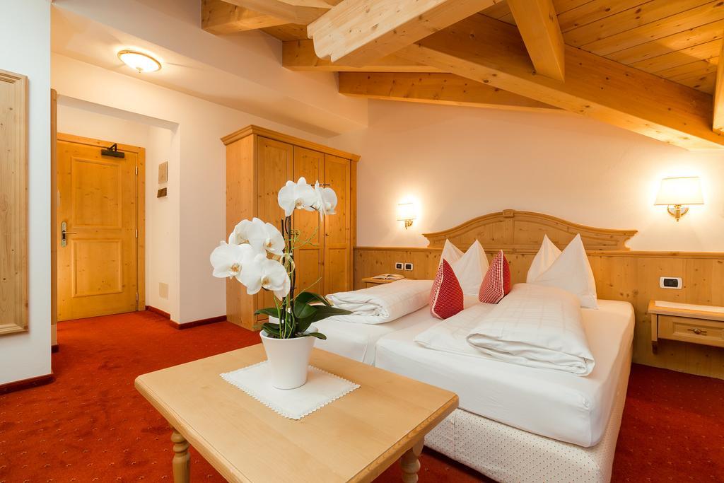 Hotel Bel Sit Corvara In Badia Esterno foto