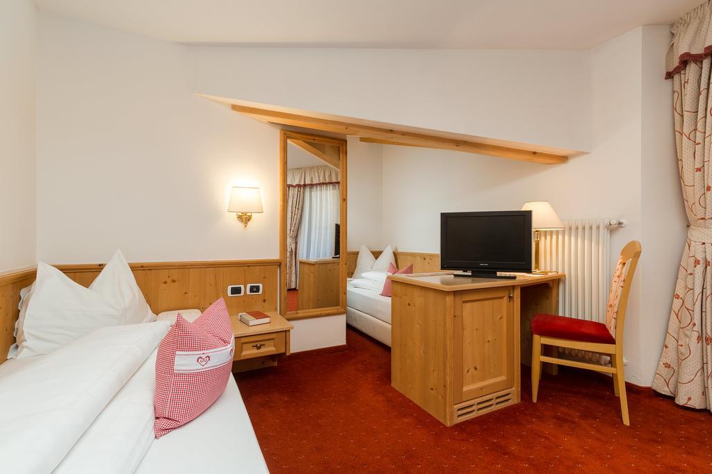 Hotel Bel Sit Corvara In Badia Esterno foto