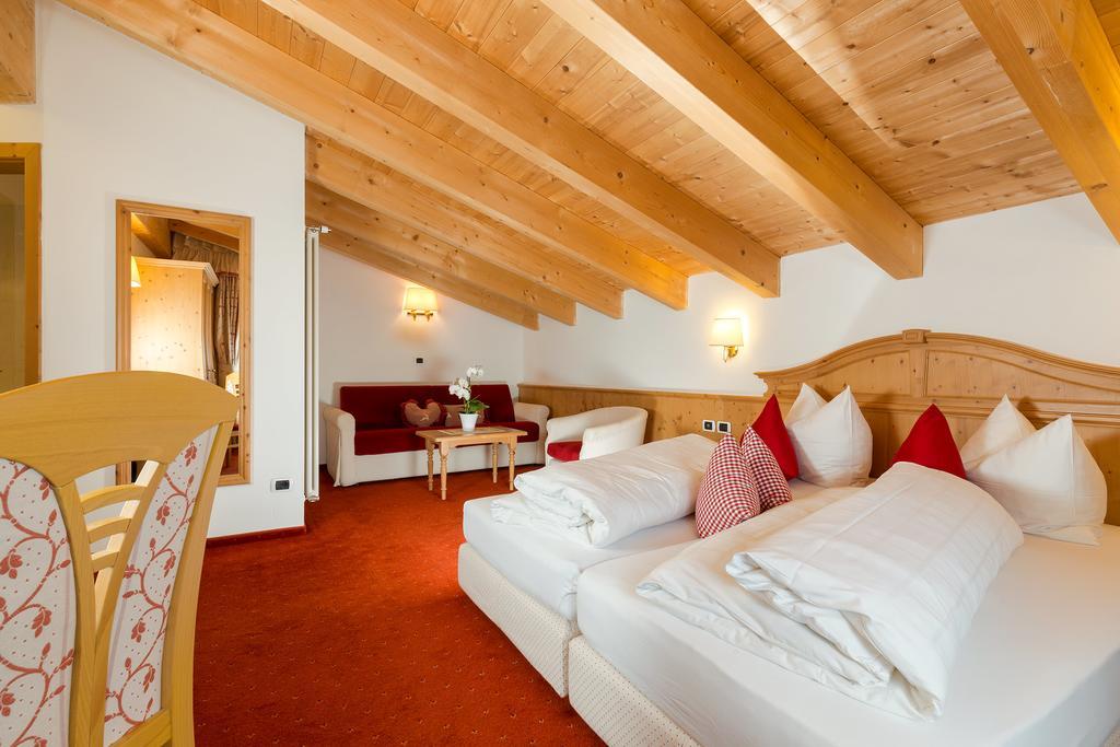 Hotel Bel Sit Corvara In Badia Esterno foto