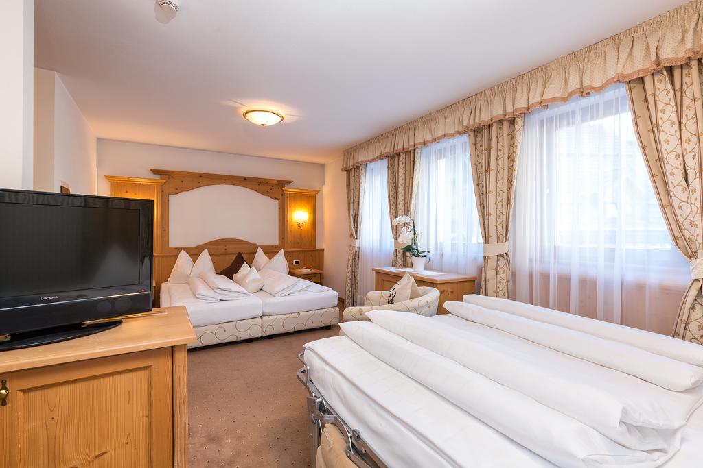 Hotel Bel Sit Corvara In Badia Esterno foto